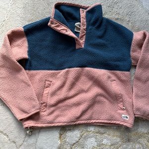 **Like NEW** The NorthFace Sherpa pull over sweatshirt.